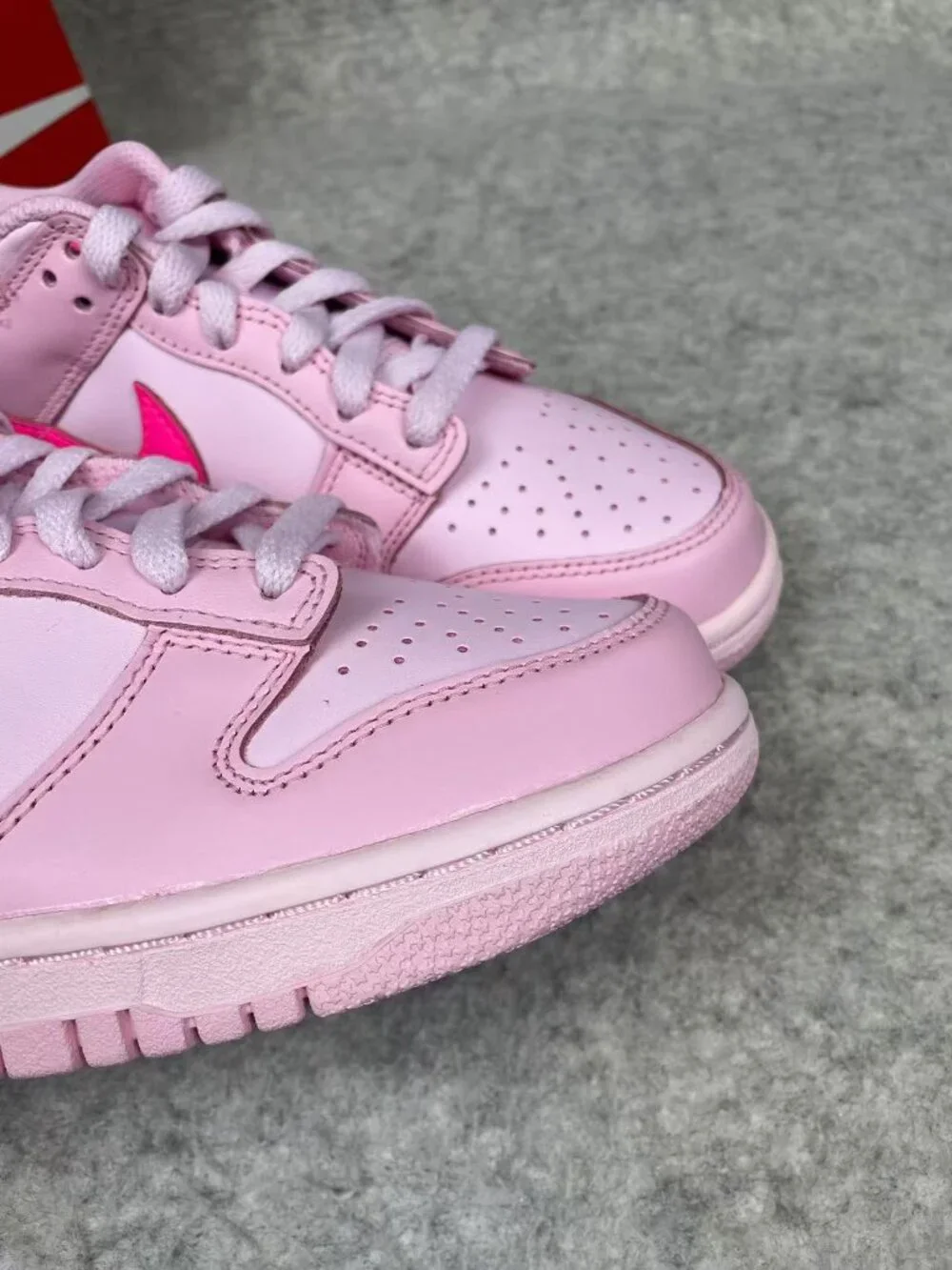 Nike Dunk Low Pink Foam / Hyper Pink Youth Girls Shoes Original Box